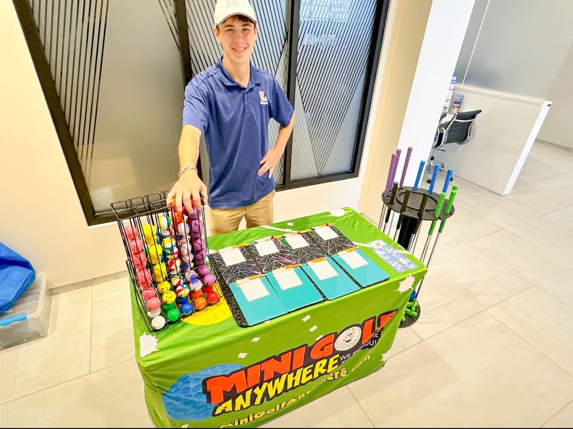 One Hour Mini Golf Package