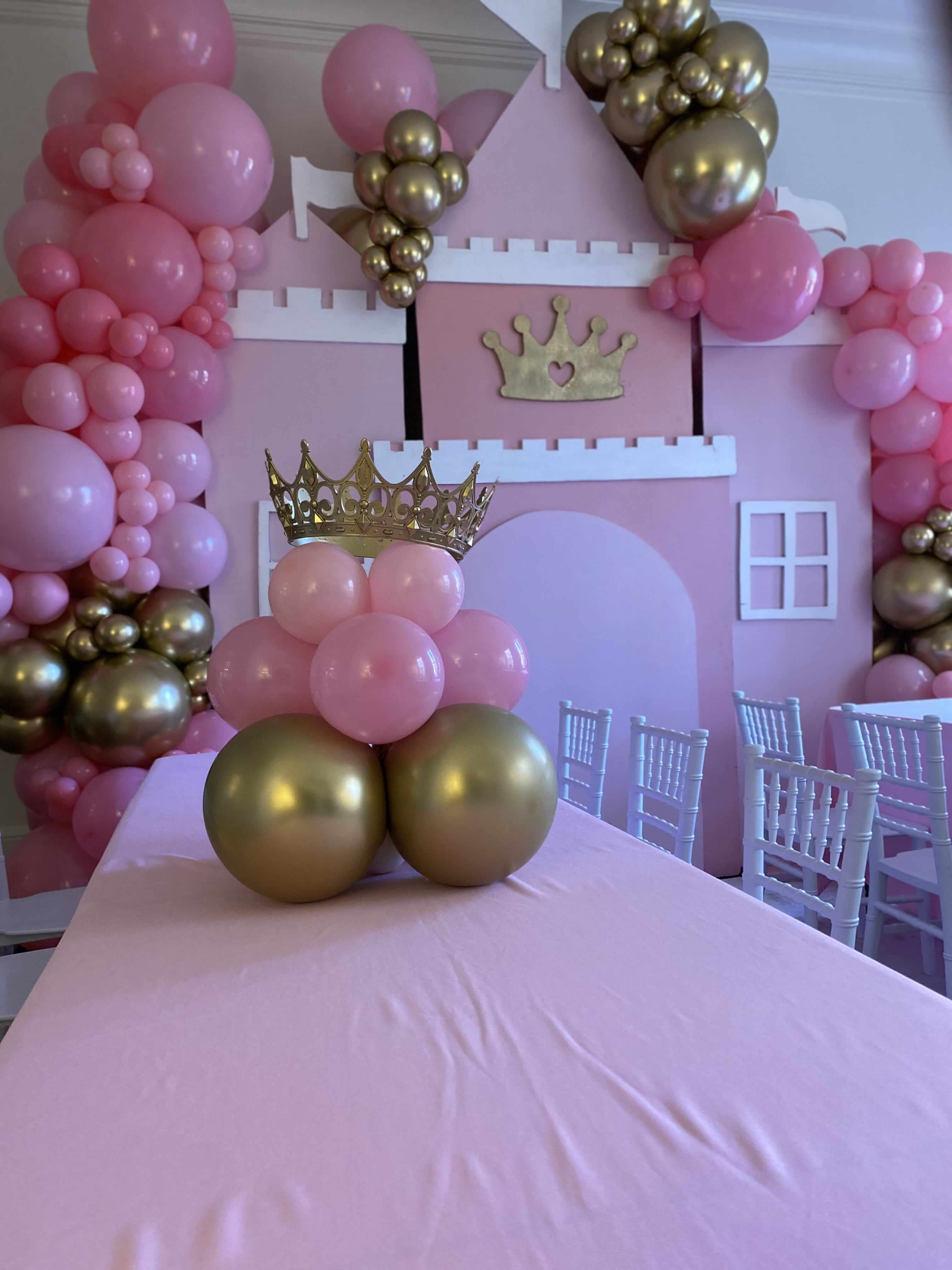 Princess Birthday Party Balloons and Table Setting | Confetti Jar