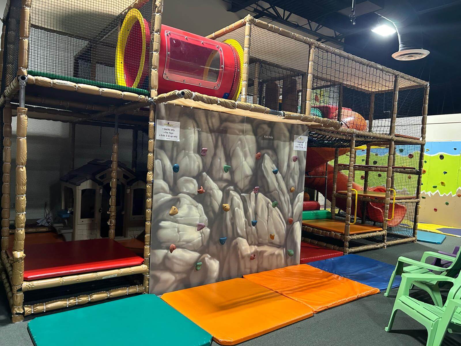 Hippo Hopp Indoor Playground Atlanta | Confetti Jar