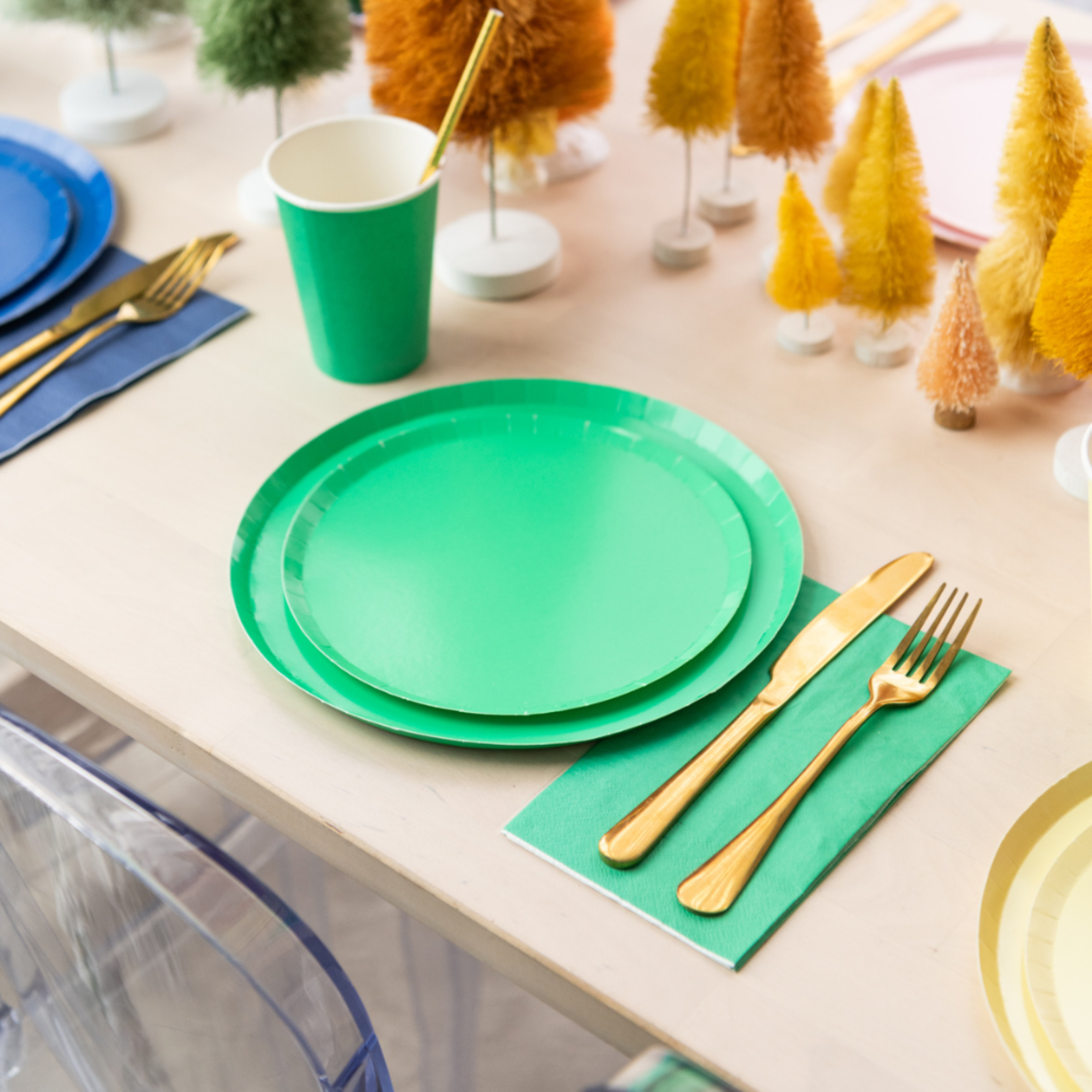 Shades Grass Dinner Plates