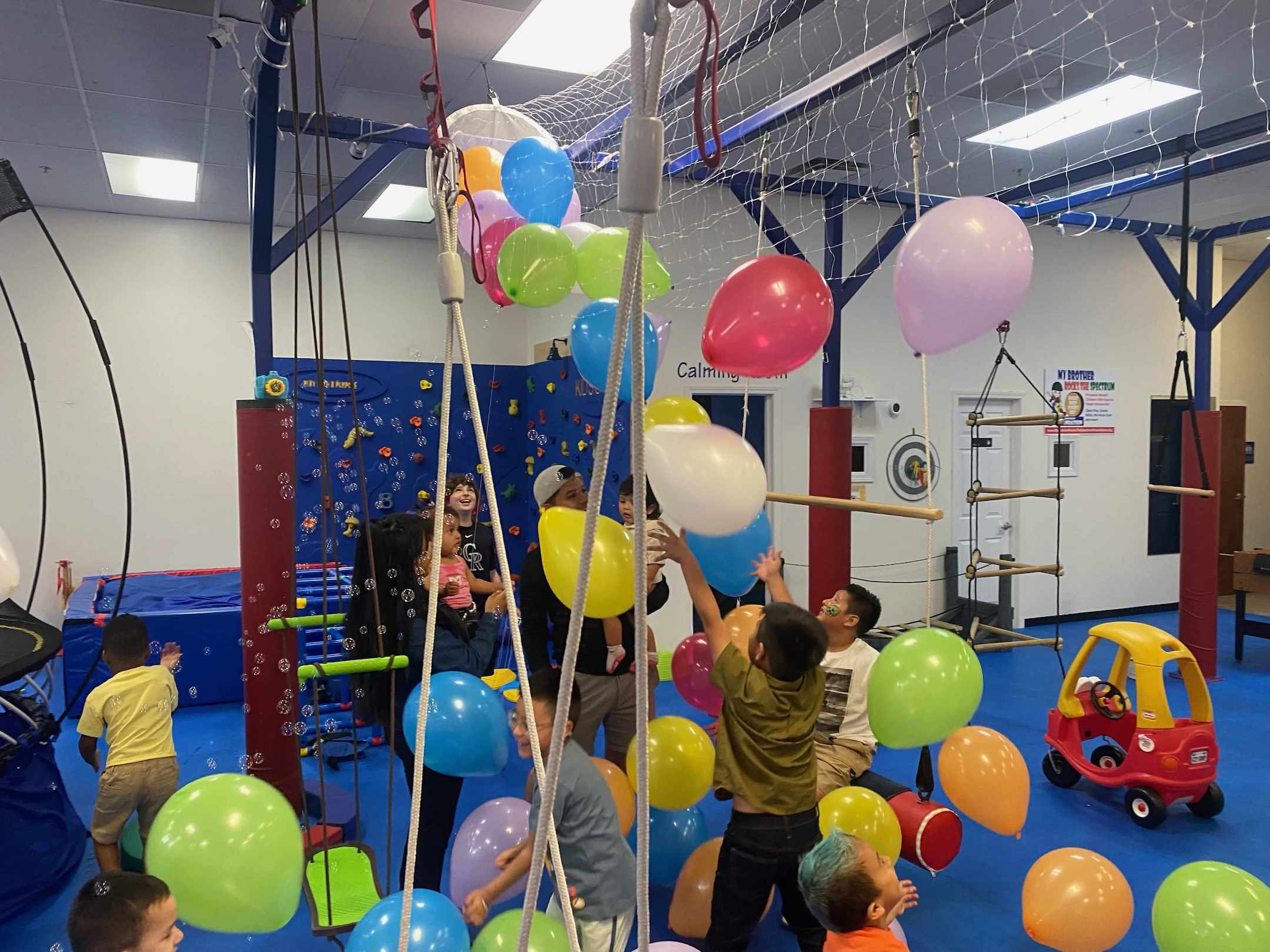 We Rock the Spectrum Kids Gym Atlanta | Balloon Drop | Confetti Jar
