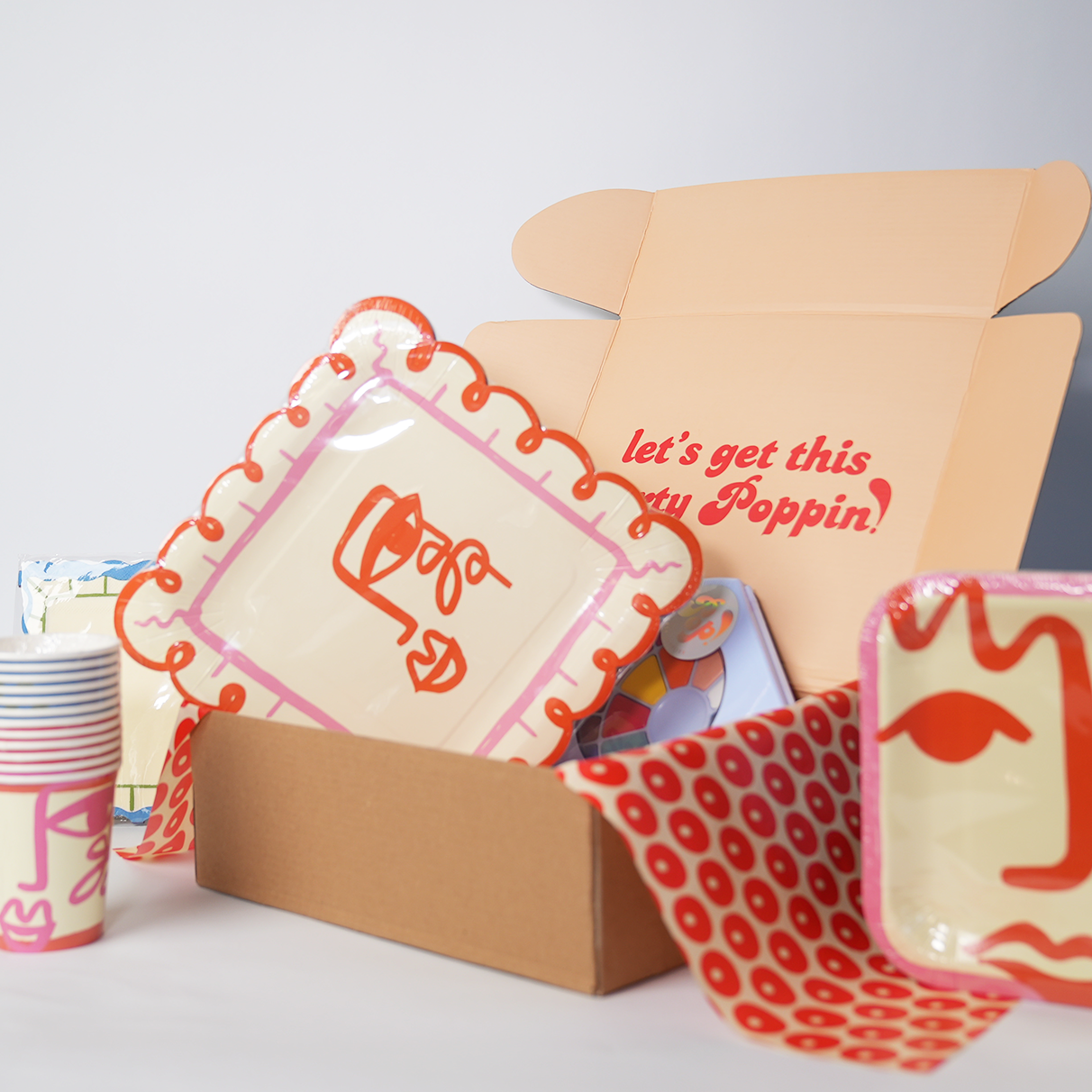 Face Party Cups (x 12) - Art Party Theme