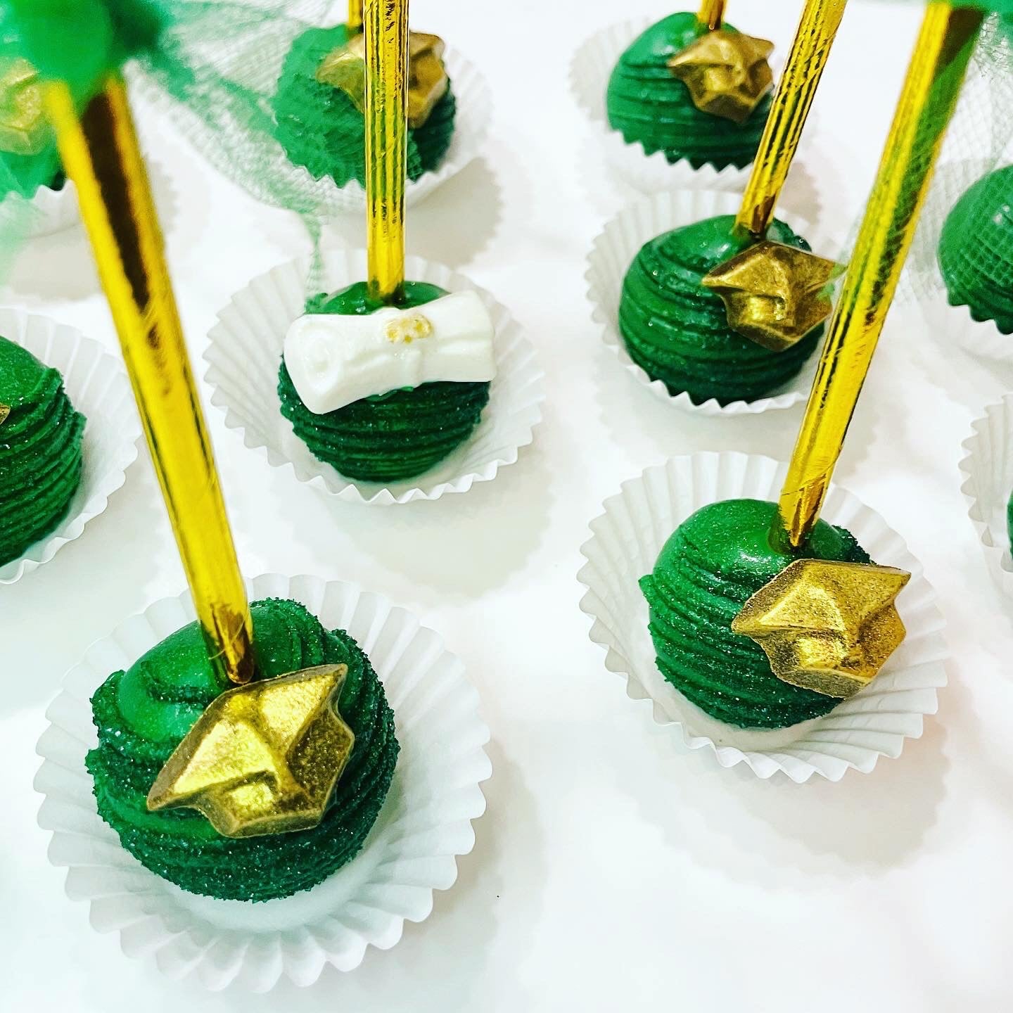 Custom Cake Pops - 12 Count