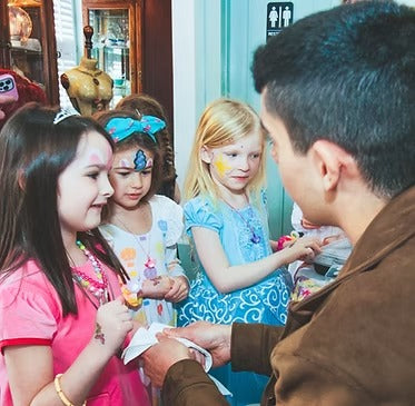 Face Painting and Balloon Twisting Party Entertainment