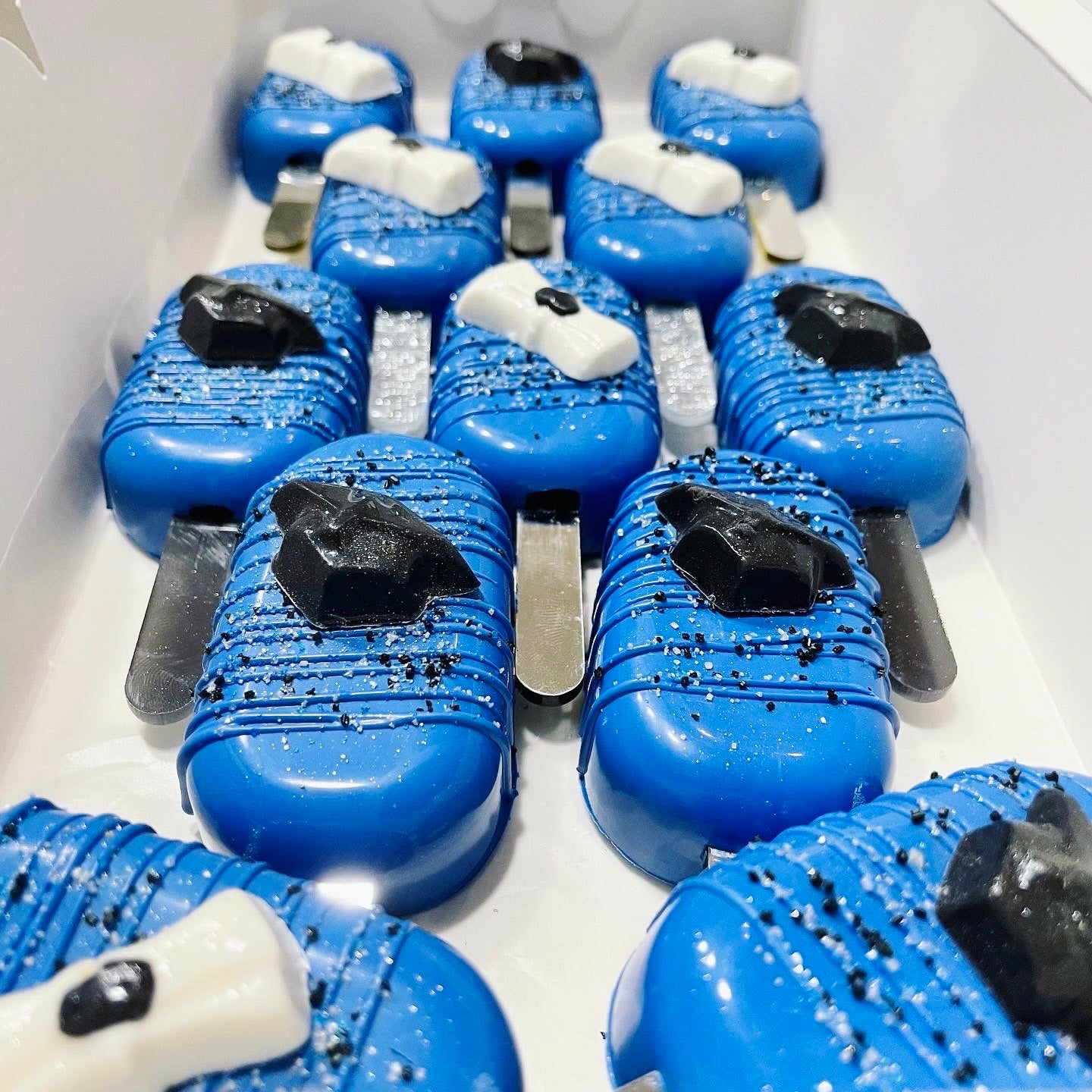 Graduation Cakesicles - 1 Dozen!
