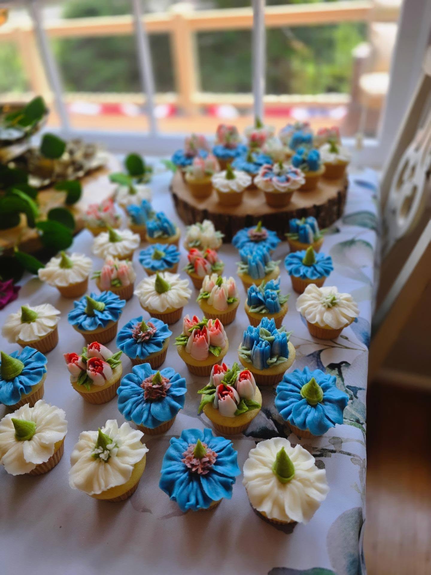 Mini Floral Cupcakes