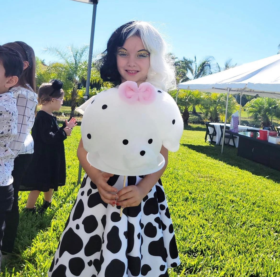 Mobile Cotton Candy Art Experience with Melania Cotton Candy