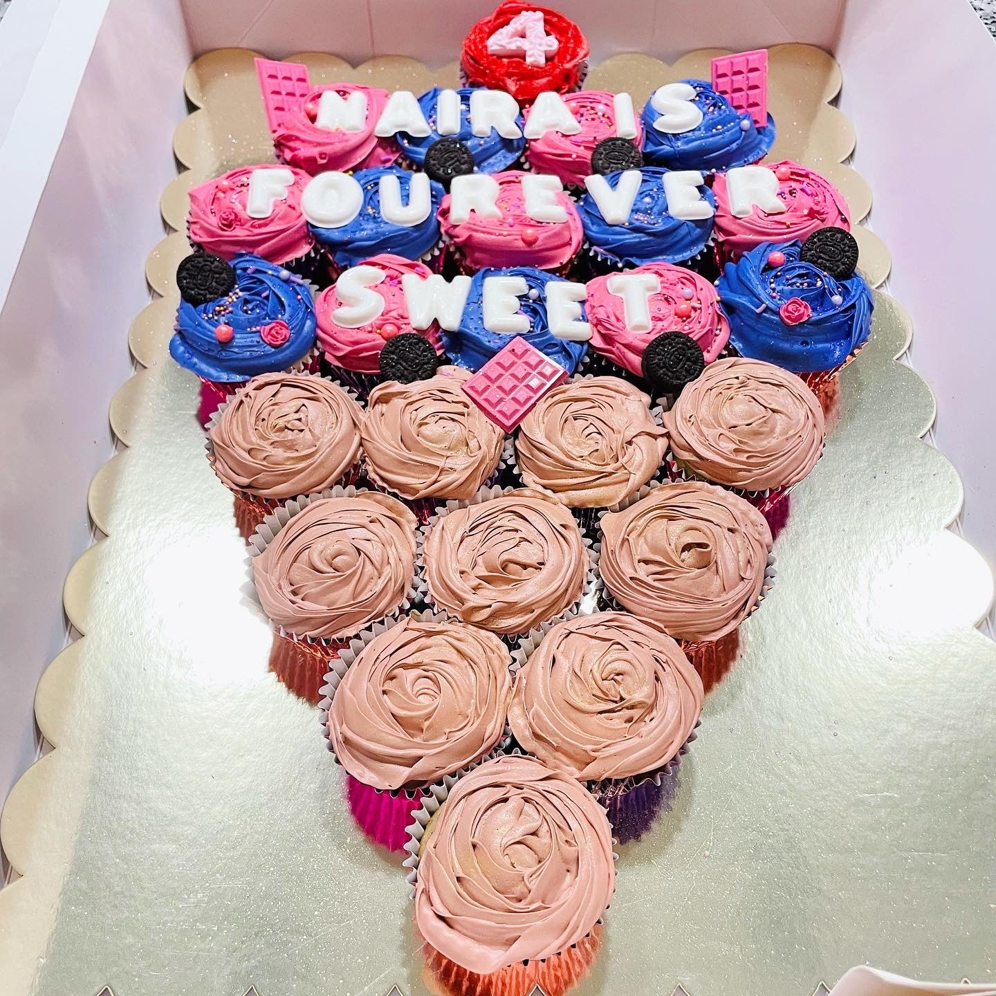 Pull-Apart Cakes/Cupcake Cake