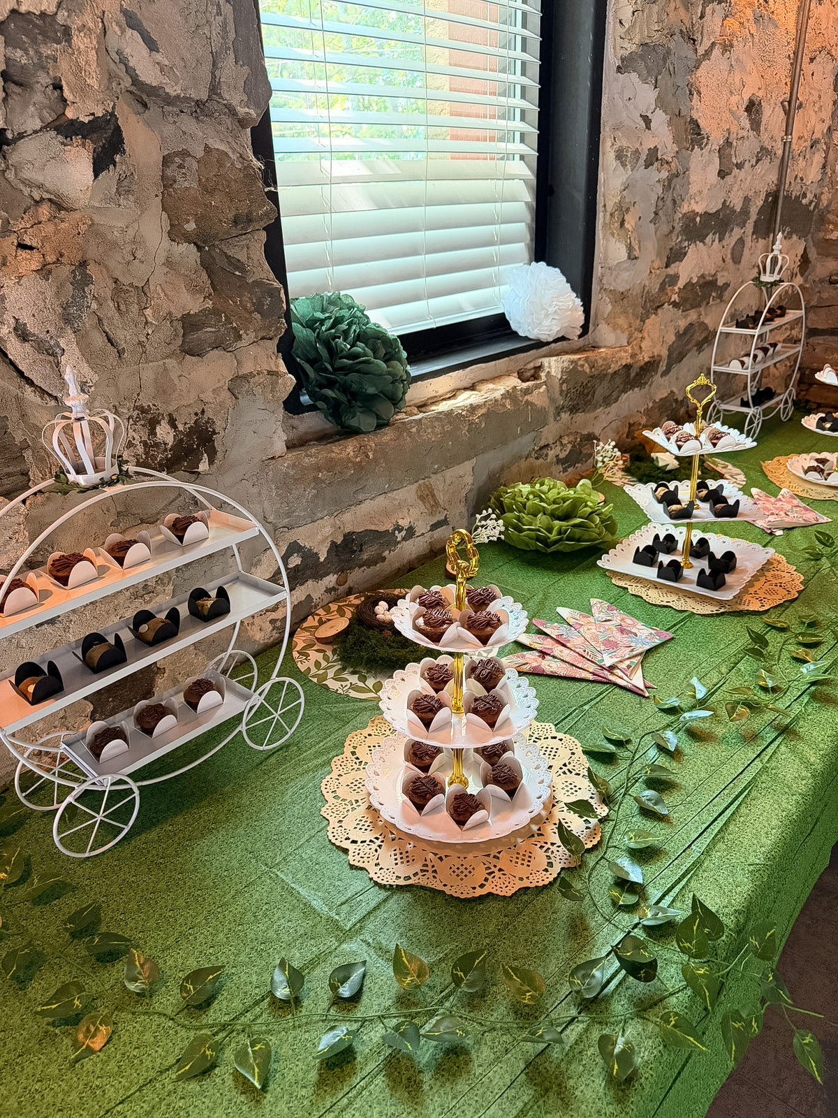30 Guests Mini Dessert Table