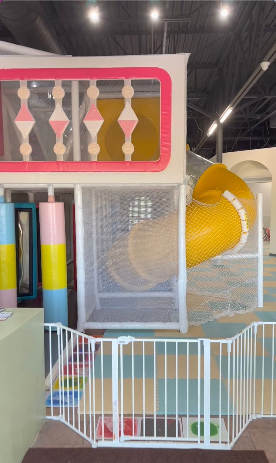 Funville Funville Factory Indoor Playground - Confetti Jar - Confetti Jar