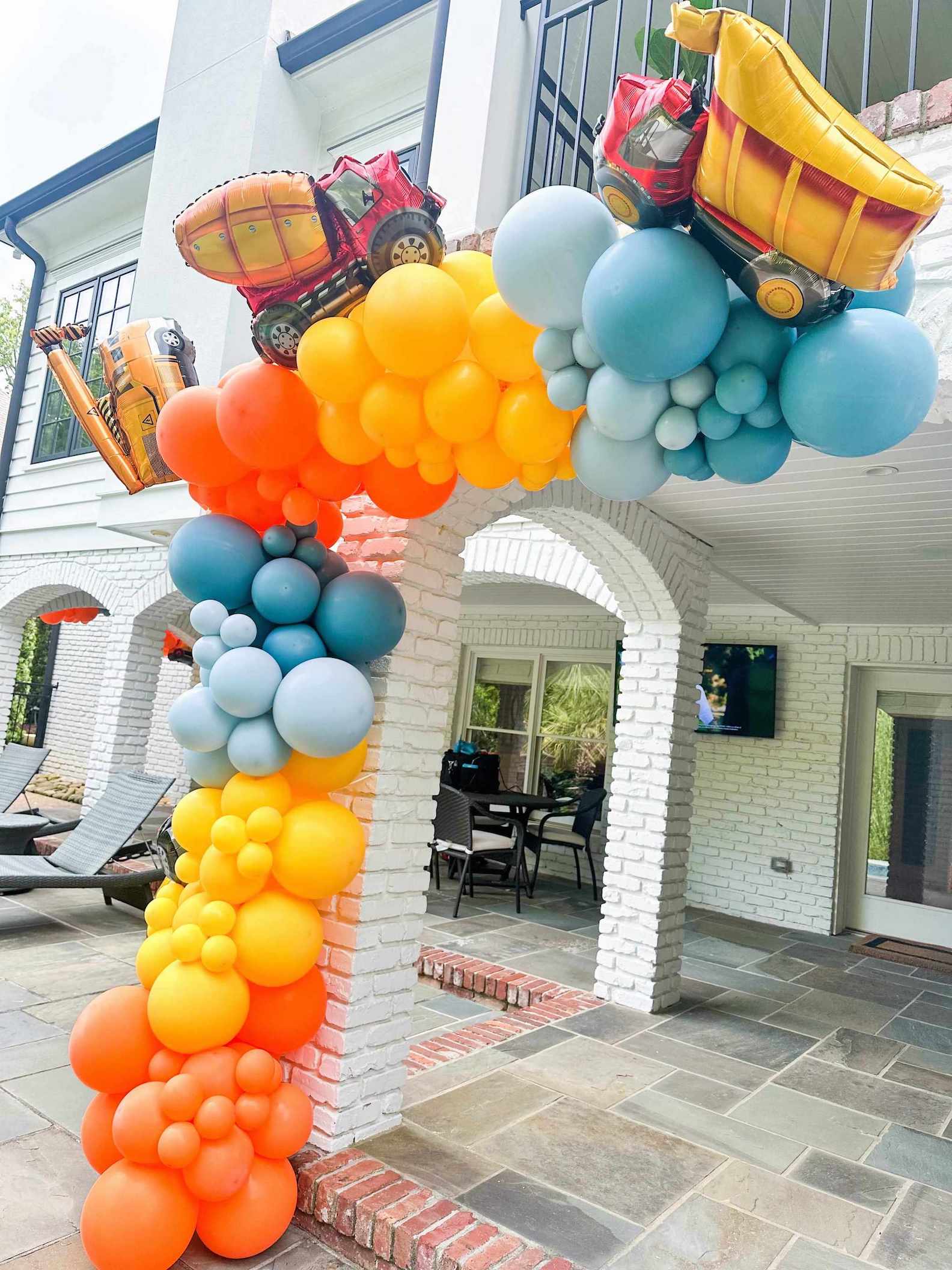 Kids Balloon Decor for Birthday Party | Confetti Jar