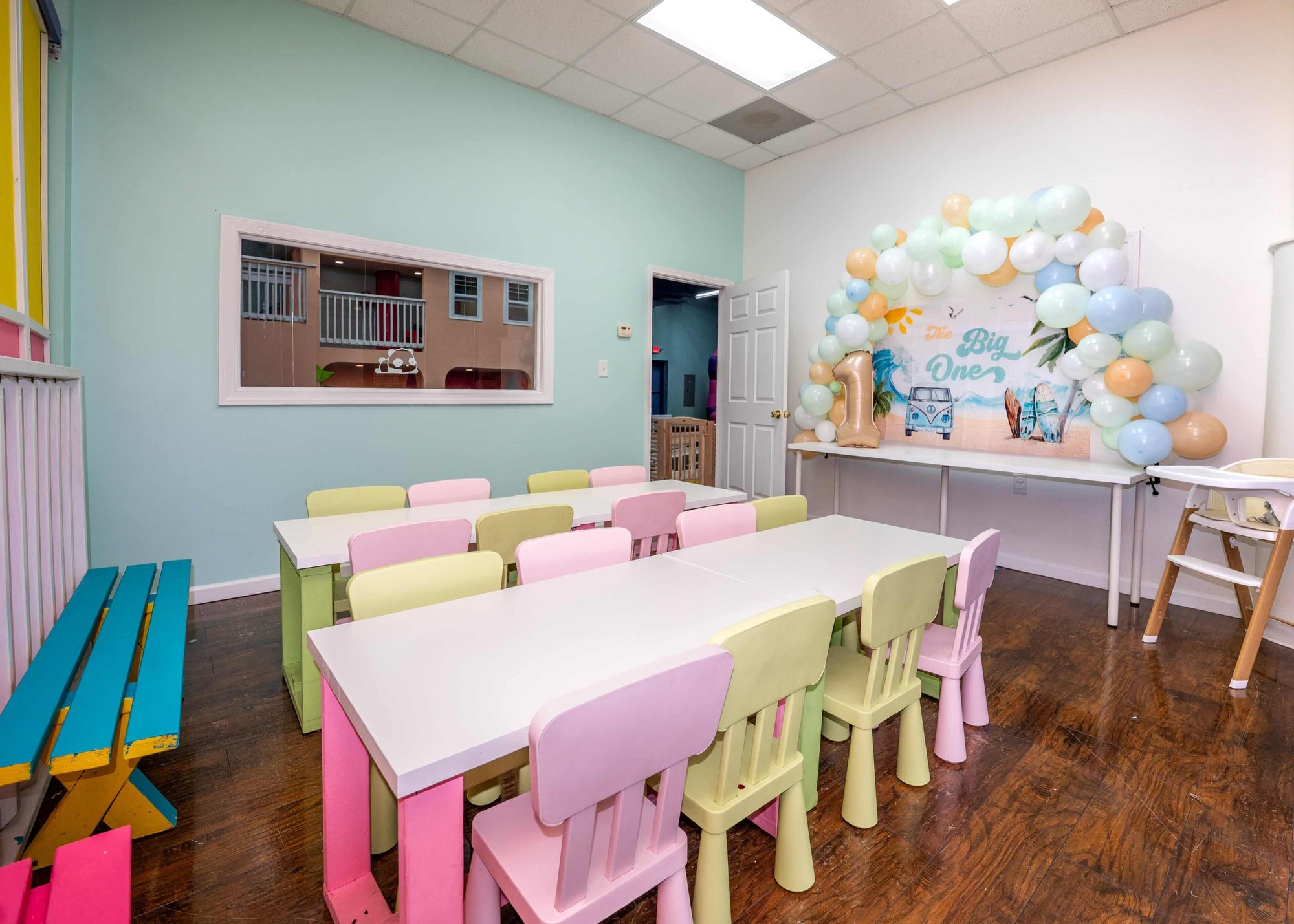 Children's birthday party room at Peachy Pals Playland Cartersville GA | Confetti Jar