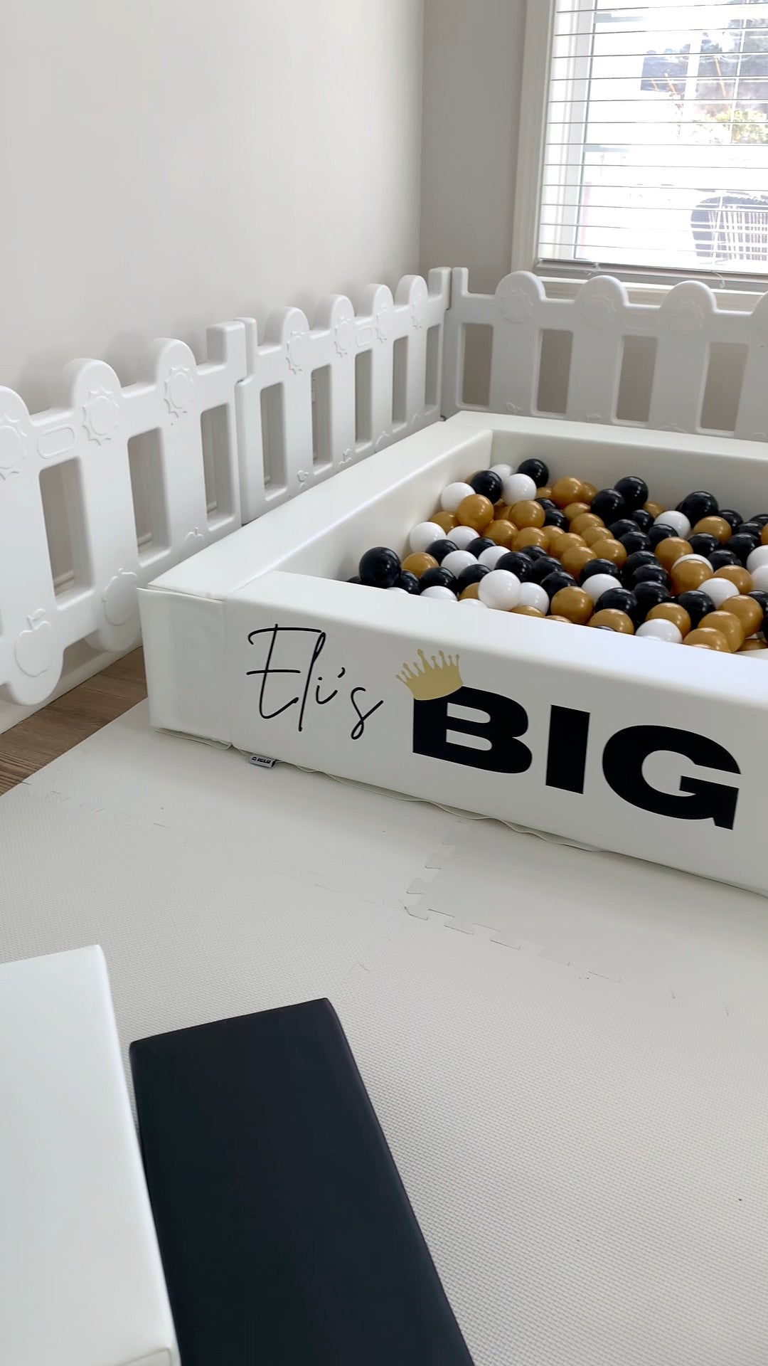 Toddler ball pit with colored balls at a kids birthday party in Atlanta