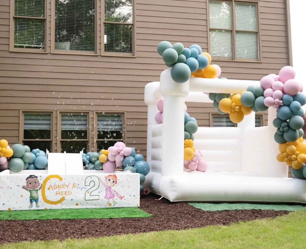 Bounce & Play Combo Package with 8x8 Ball Pit