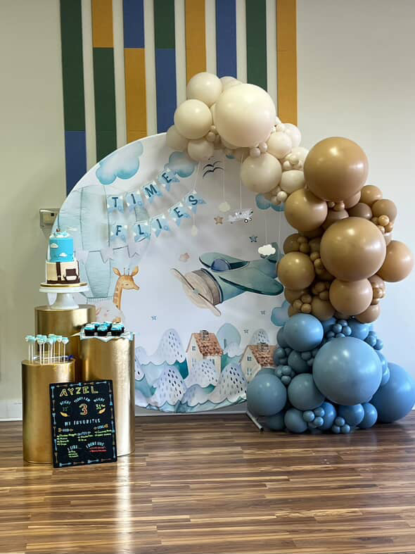 Circle Fabric Balloon Backdrop Package