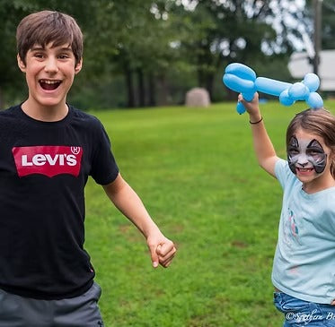 Face Painting and Balloon Twisting Party Entertainment