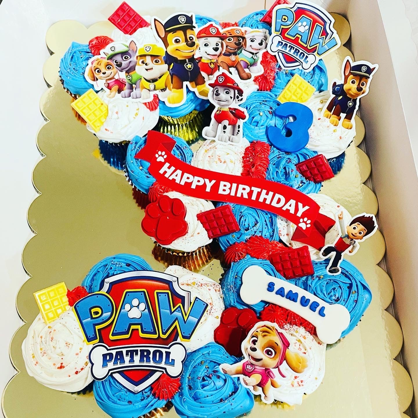 Pull-Apart Cakes/Cupcake Cake
