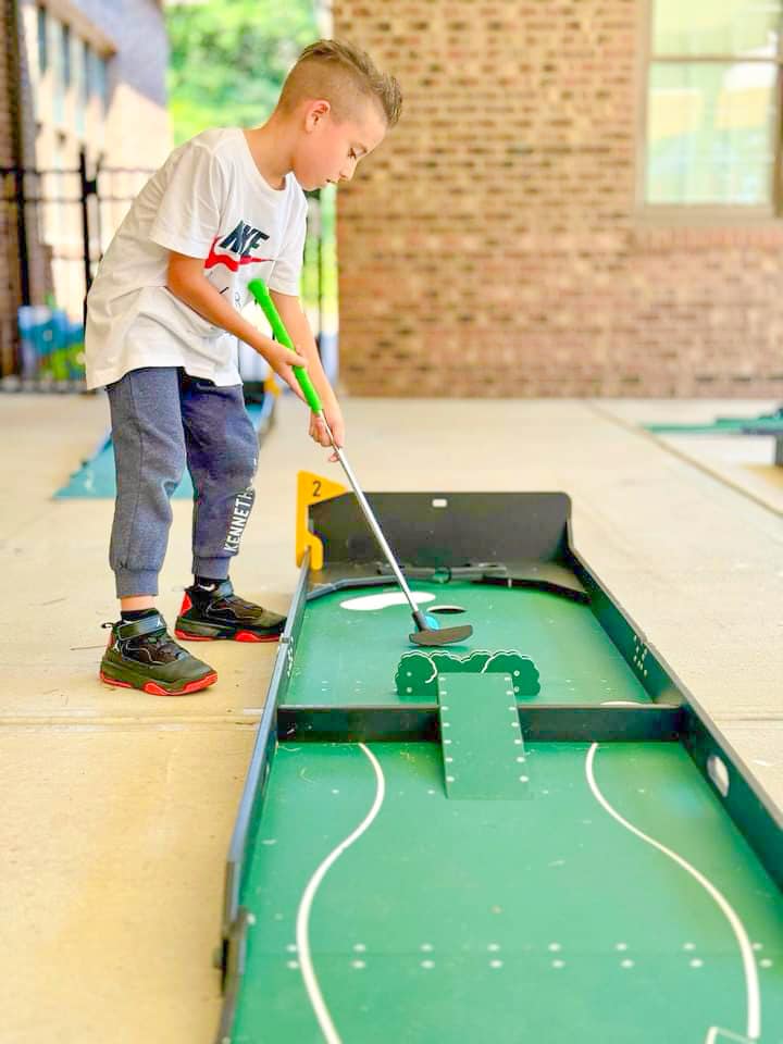 One Hour Mini Golf Package