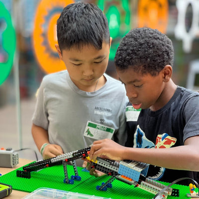 Motor Mania Party Using LEGO® Bricks