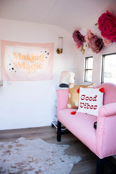 The Little Beauty Bus: Mobile Glam Party